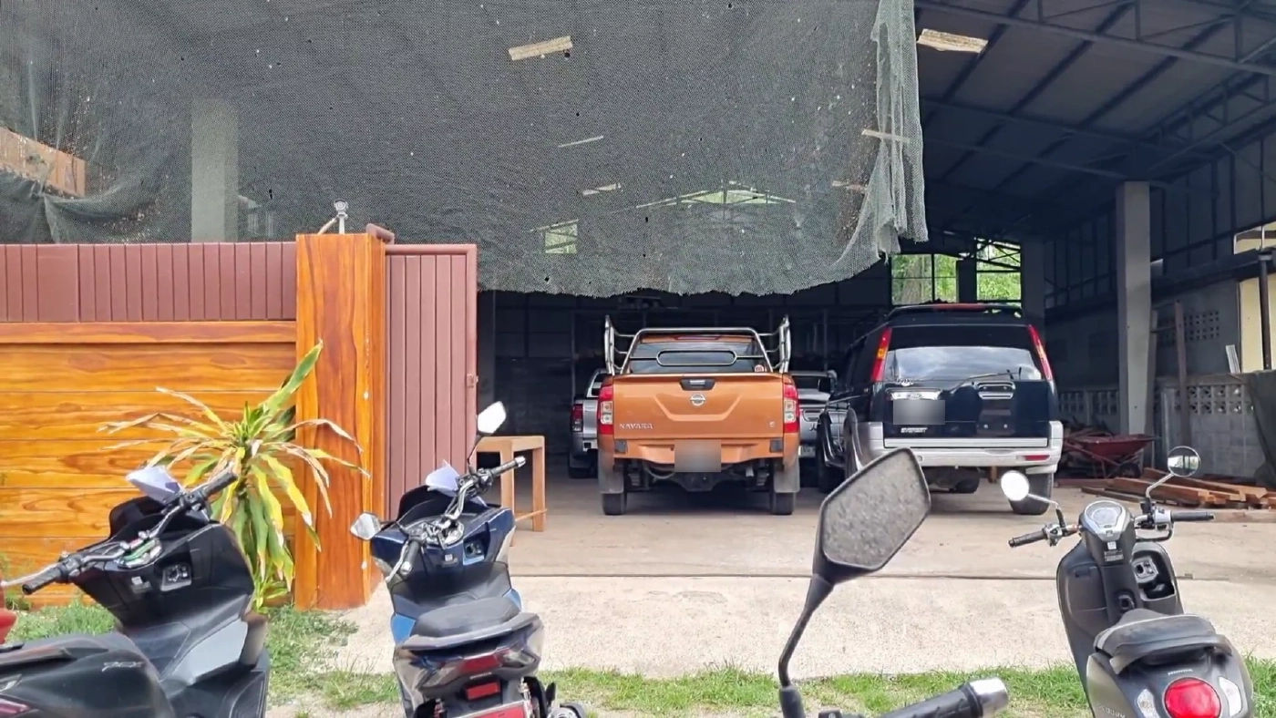 ตะลึง! ค้นโกดังโรงไม้ พบรถยนต์-จยย. 67 คัน เจ้าของอ้างรถจำนำ ดอกร้อยละ 10/ด.