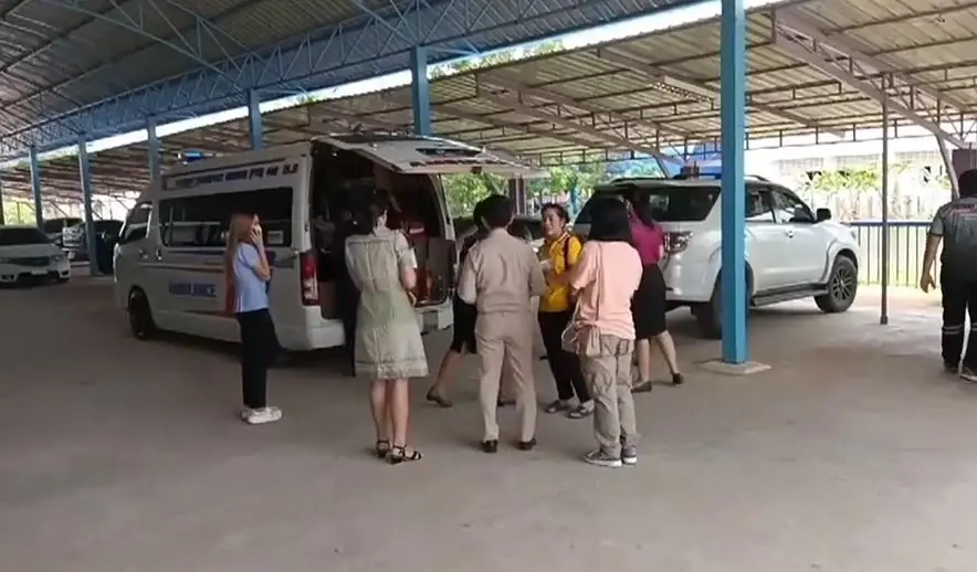 สาวใจสู้ ป่วยเข้า รพ.กลางดึก นั่งรถฉุกเฉินมาสอบสัมภาษณ์ครูผู้ช่วย