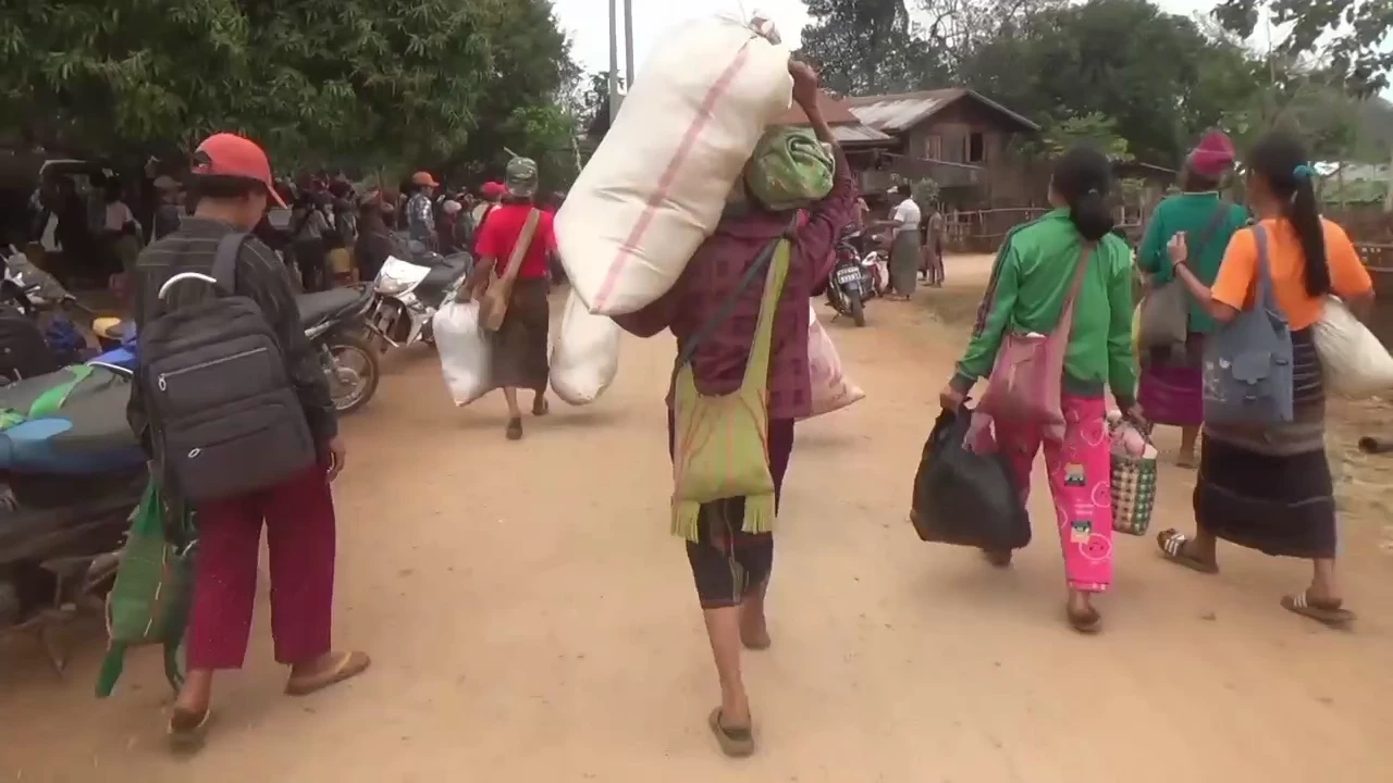 เมียนมาโต้กลับกะเหรี่ยง ขนเครื่องบินถล่ม ทหารเจ็บหามส่งรักษาฝั่งไทยอื้อ