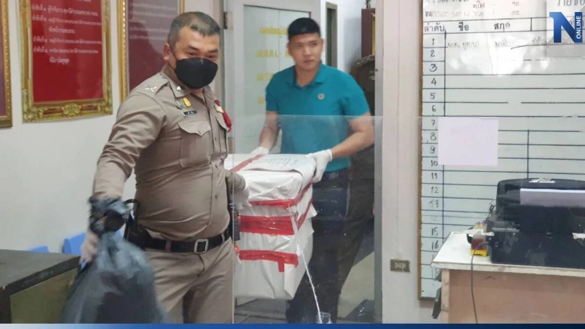 การเคลื่อนถังน้ำแข็งซึ่งเป็นของกลางในคดีเข้ามาเก็บรักษาไว้ที่ สน.บางเขน เมื่อ 5 ก.ค.ที่ผ่านมา