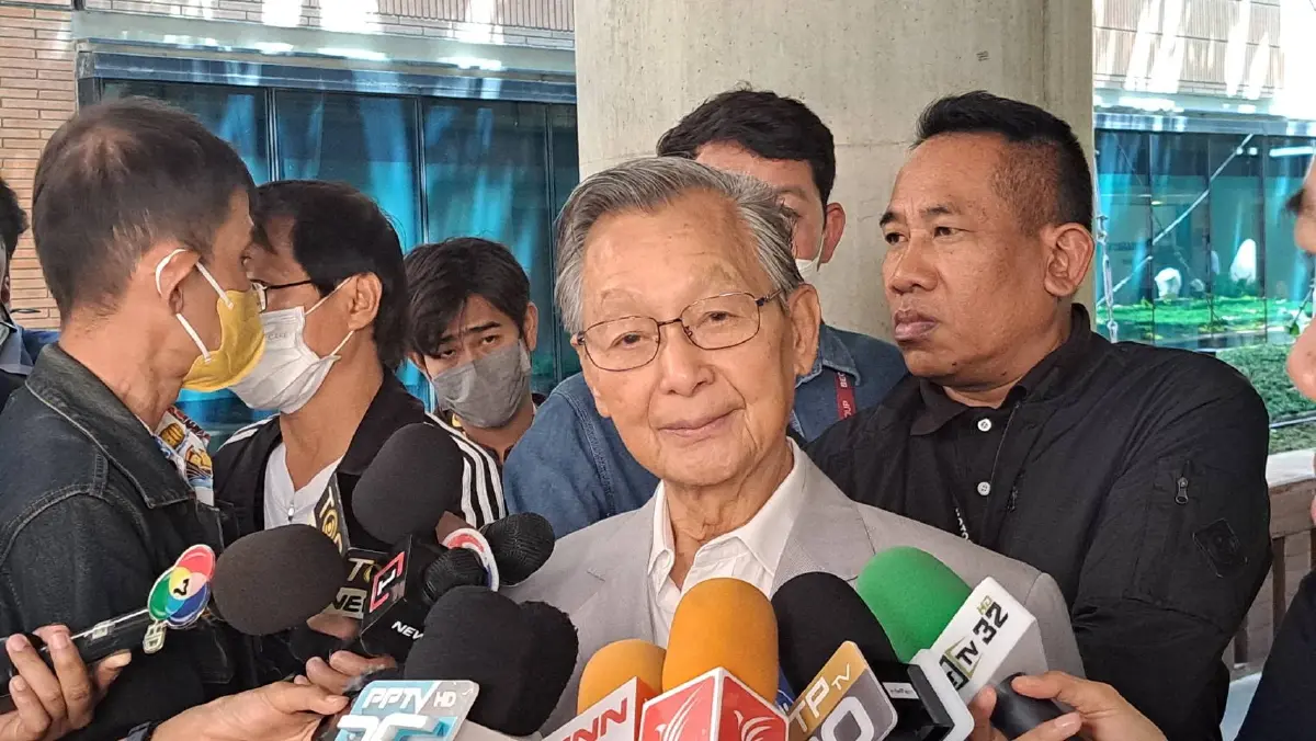 "ชวน" ติง "ปดิพัทธ์" พูดเหมือนเป็น "ประธานสภา" ระบุ รองฯ จะทำอะไรต้องขออนุญาต