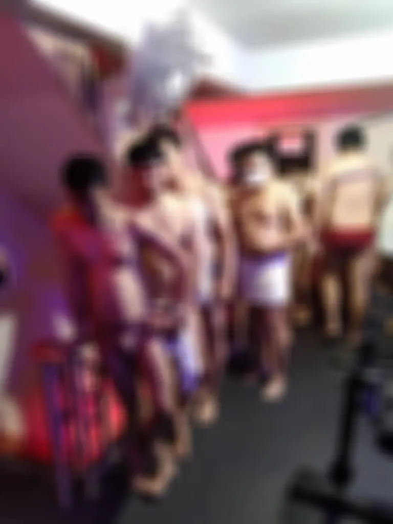 ตำรวจดส. บุกค้น"ฟิตเนส-ซาวน่า"แอบแฝง แหล่งชายรักชายมั่วสุมทางเพศ