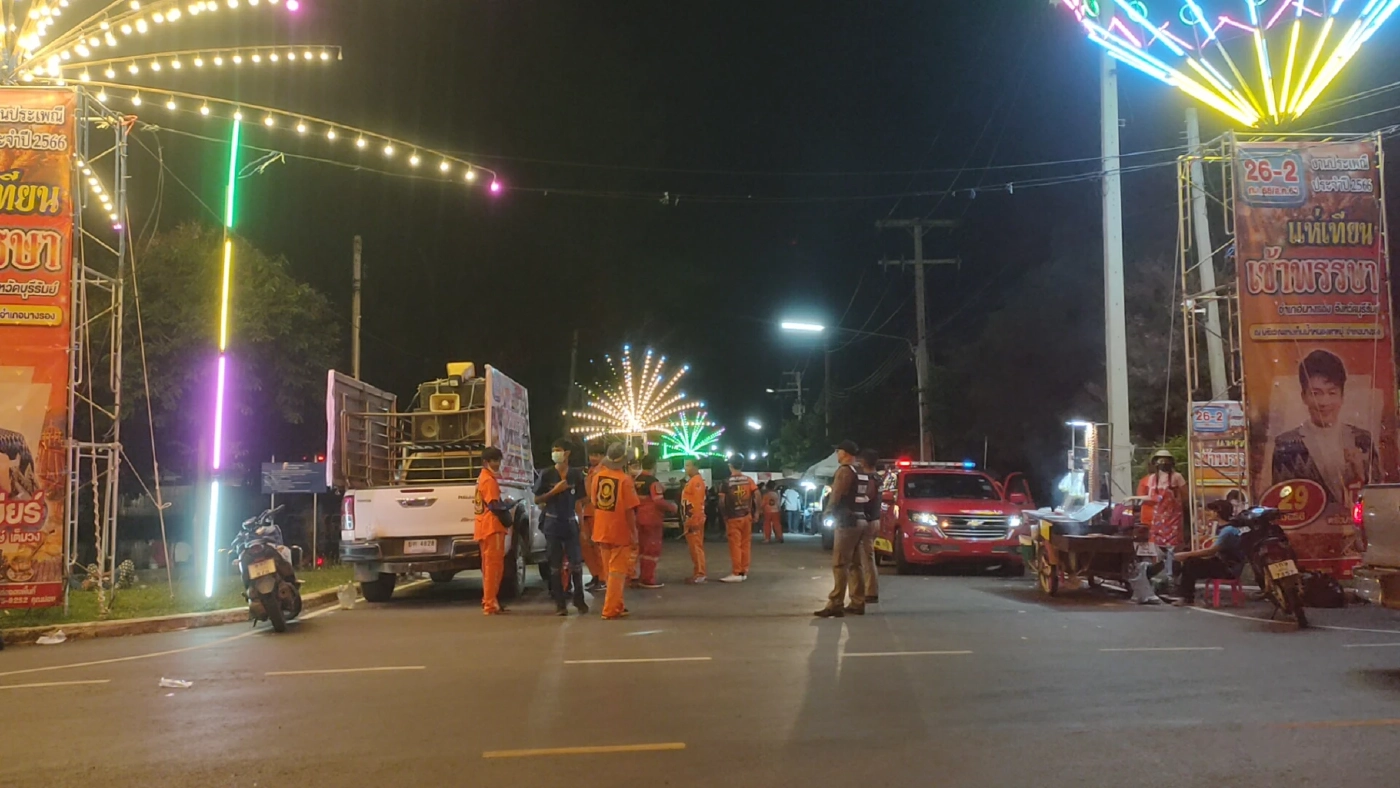 ดุมาก! แก๊งโจ๋นับสิบ ปาระเบิด ยิงใส่ 3 วัยรุ่น ขณะกลับเที่ยวงานแห่เทียน