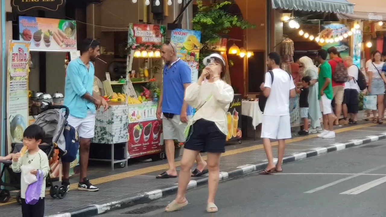 ท่องเที่ยวหยุดยาวภูเก็ตคึกคัก โดยเฉพาะย่านเมืองเก่า คาดเงินสะพัด 2.2 พันล.