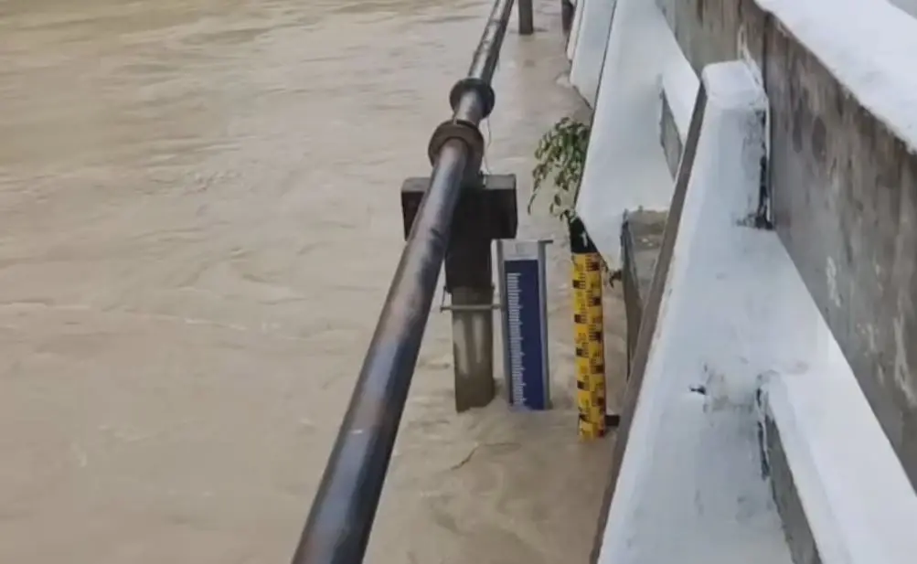 ผู้ว่าฯ ระยอง สั่งเช็กระดับน้ำ หลังฝนตกหนักต่อเนื่อง