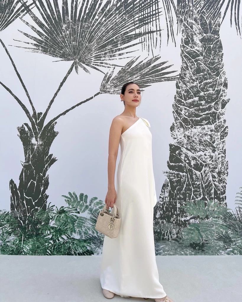 ออร่าเจ้าสาวมาก คิมเบอร์ลี่ ส่งตรงความงามจากปารีส  