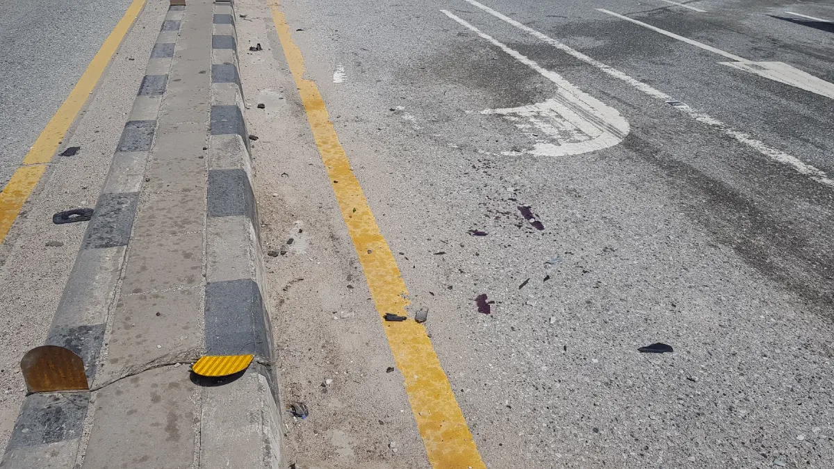 รอดหวุดหวิด เก๋งหักหลบซาเล้งขี่ย้อนศร ก่อนพลิกคว่ำ  3 ตลบ (มีคลิป)