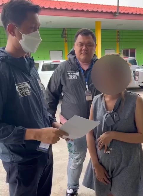 จับแล้ว "ครูเมย์" กำมะลอ อ้างตัวเจ้าหน้าที่มูลนิธิฯดัง เรียกรับเงิน