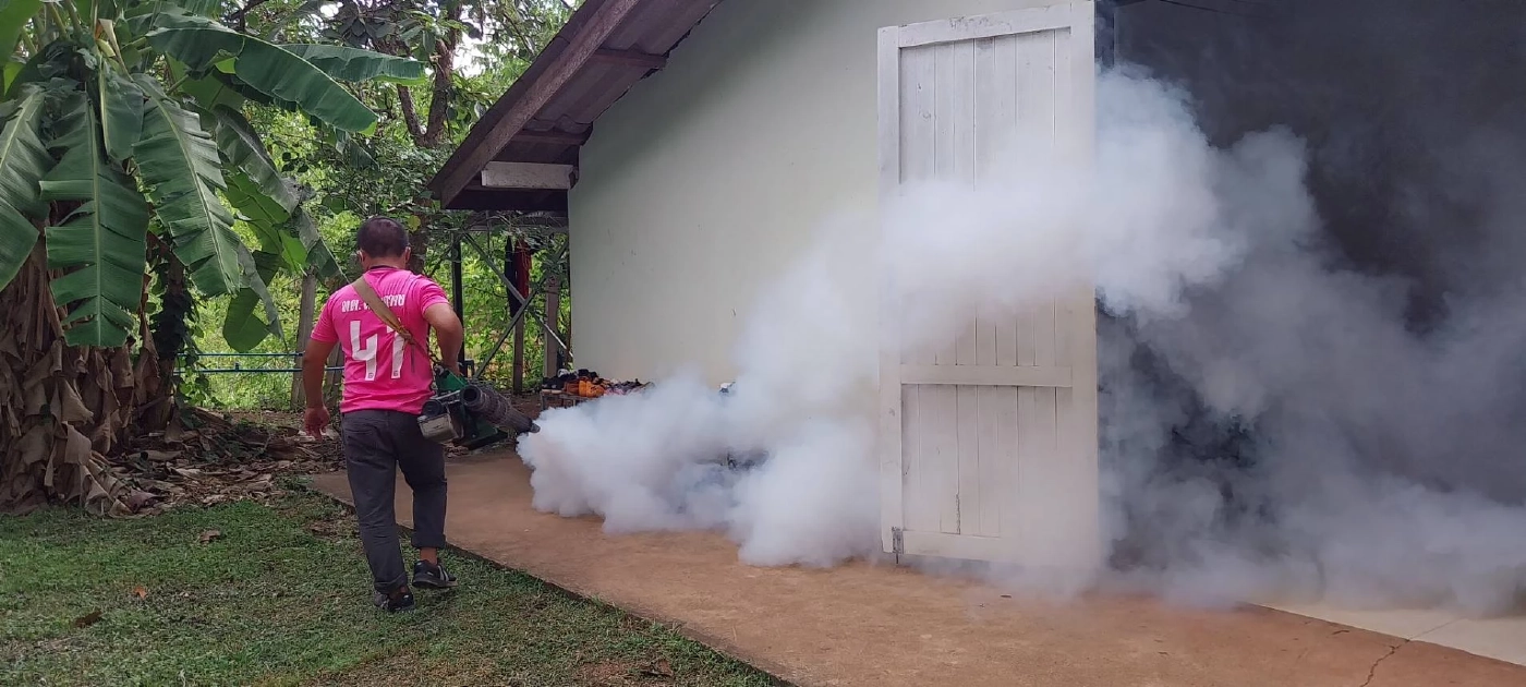 ทต.ฝายกวาง ลุยพ่นหมอกควันกำจัดยุงลาย ป้องกันโรคไข้เลือดออก
