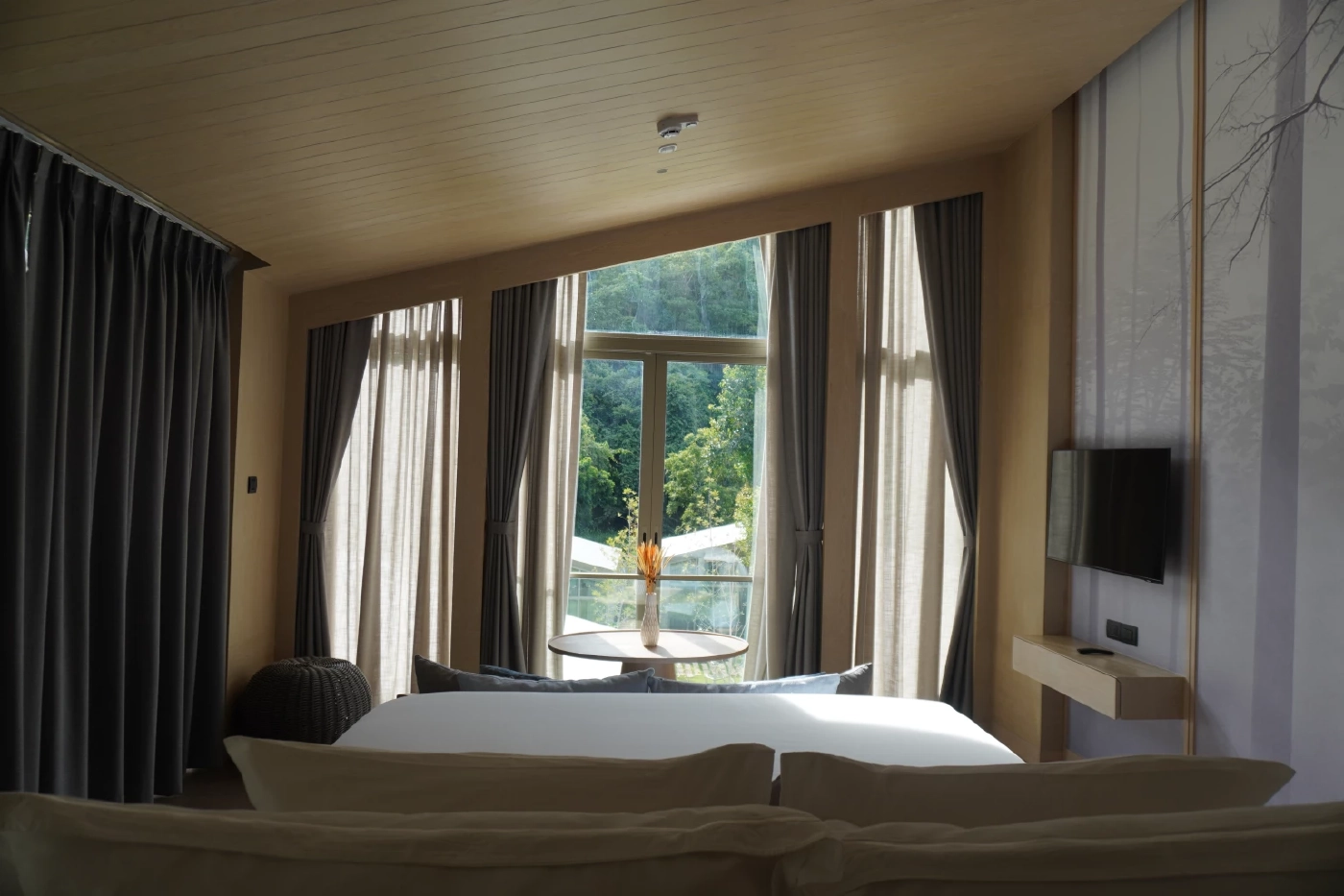 ถ่ายรูปชิคๆพร้อมทานอาหารมื้อหรู ที่โฮเทลมิส เขาใหญ่