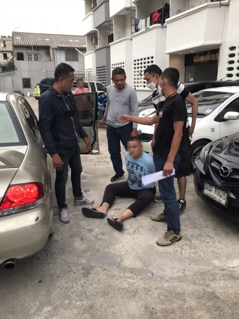 รวบโจรกรุงตระเวนทุบกระจกรถ ฉกทรัพย์ตามริมทาง แม้ "ขนมปัง" ก็ยังเอา