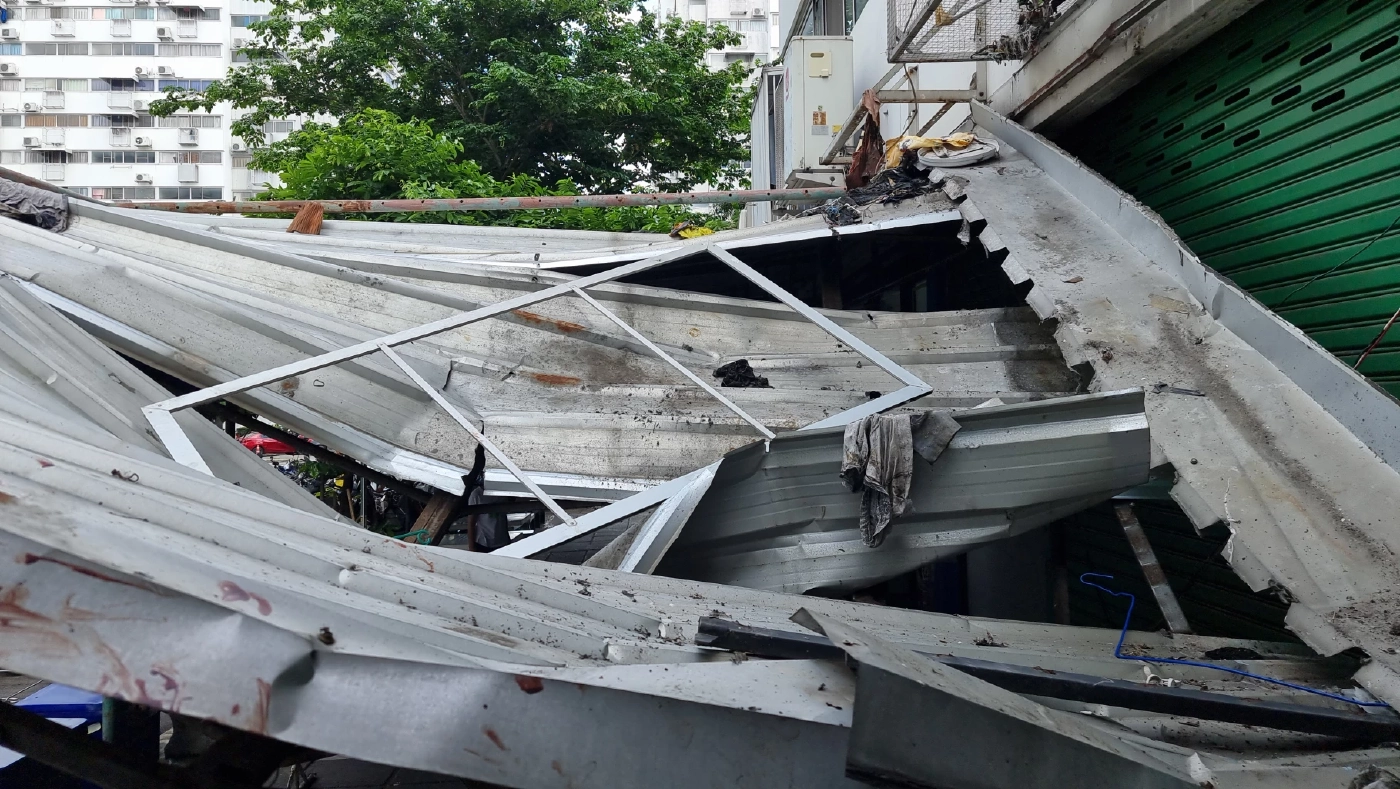 ยายวัย 65 เฉียดตายกลางดึก โจรบุกแทงคอบนคอนโดเมืองทอง โชคดีหลานตื่นช่วยทัน