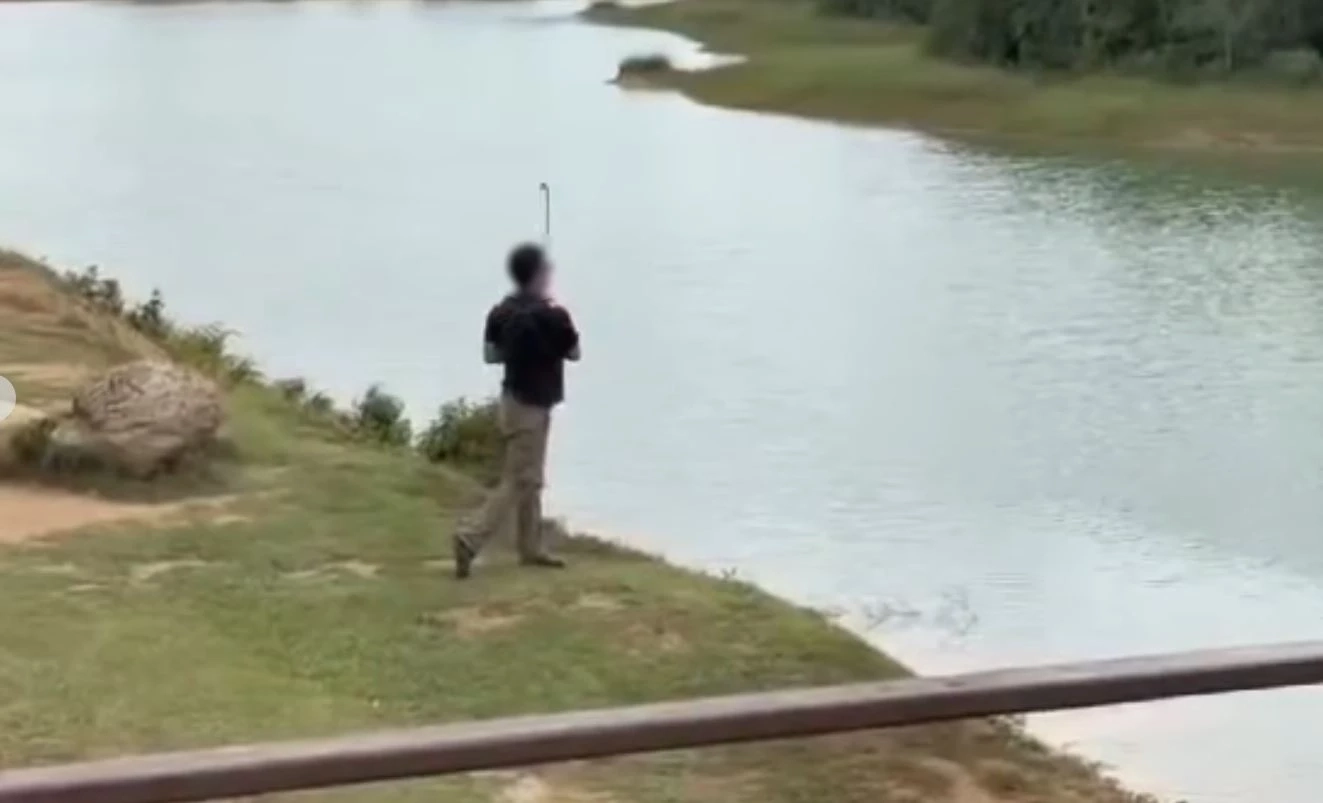 เจอแล้ว! ลูกกอล์ฟลอยตกน้ำ-ในป่า ริมอ่างเก็บน้ำสายศร ชี้ อันตรายกับสัตว์ป่า