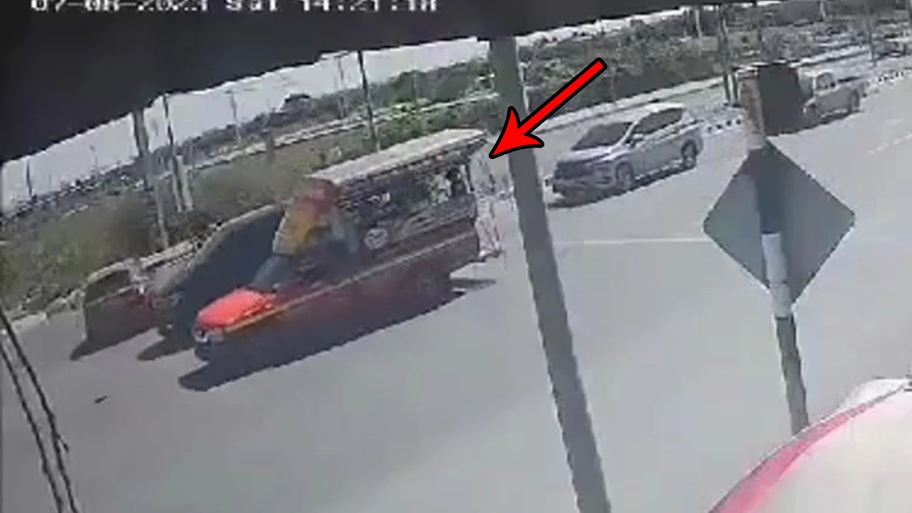 สองแถวปากน้ำ ดริฟต์กลับรถ ทำ ผดส. ร่วงกลางถนน แต่ไม่จอดช่วย คนขับบอกไม่เห็น