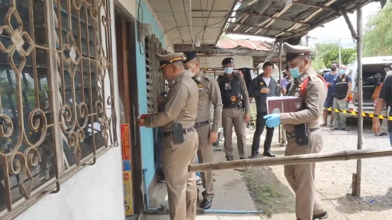 ผัวตีนโหด เห็นเมียเป็นกระสอบทราย ทะเลาะกันเลยกระทืบดับคาห้องเช่า