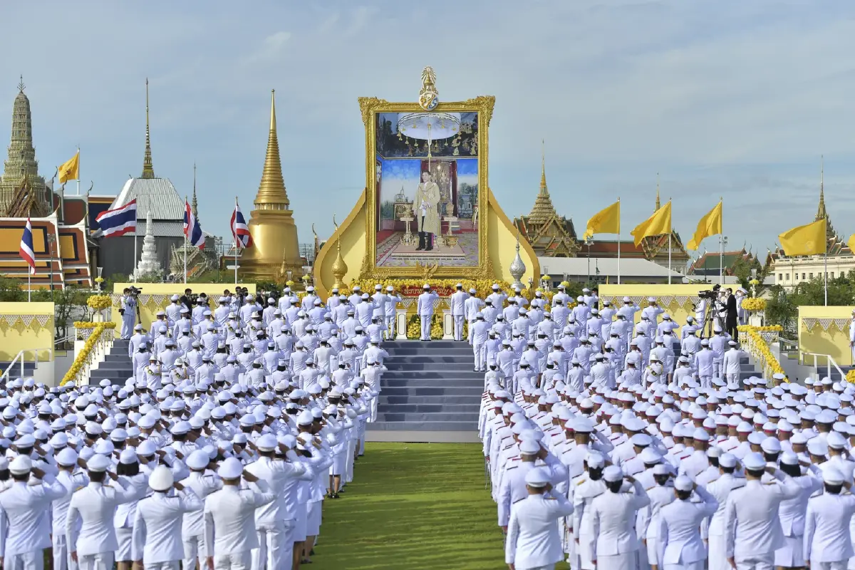 นายกฯ เป็นประธานพิธีทำบุญตักบาตร ถวายพระราชกุศล วันเฉลิมพระชนมพรรษาฯ