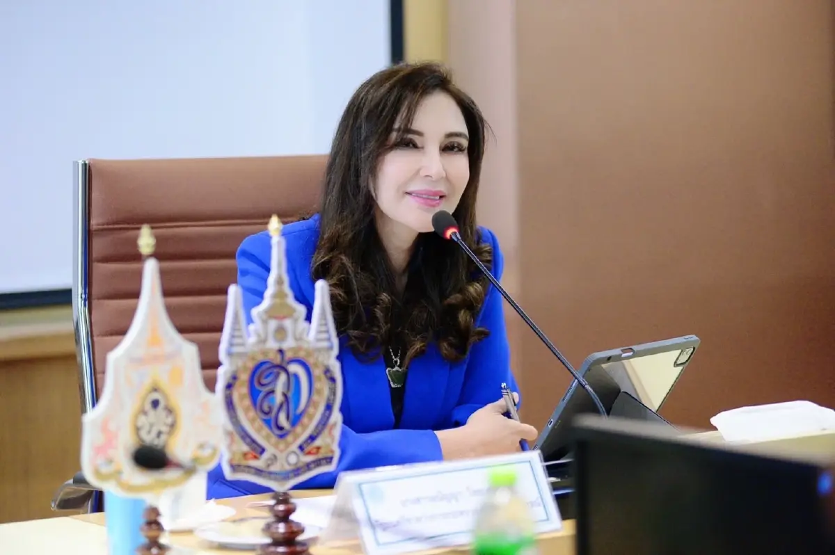 นางสาวมนัญญา ไทยเศรษฐ์ รัฐมนตรีช่วยว่าการกระทรวงเกษตรและสหกรณ์