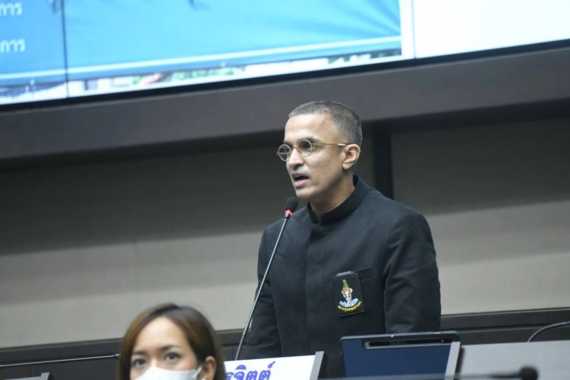 นายสุรจิตต์ พงษ์สิงห์วิทยา ส.ก.เขตลาดกระบัง 