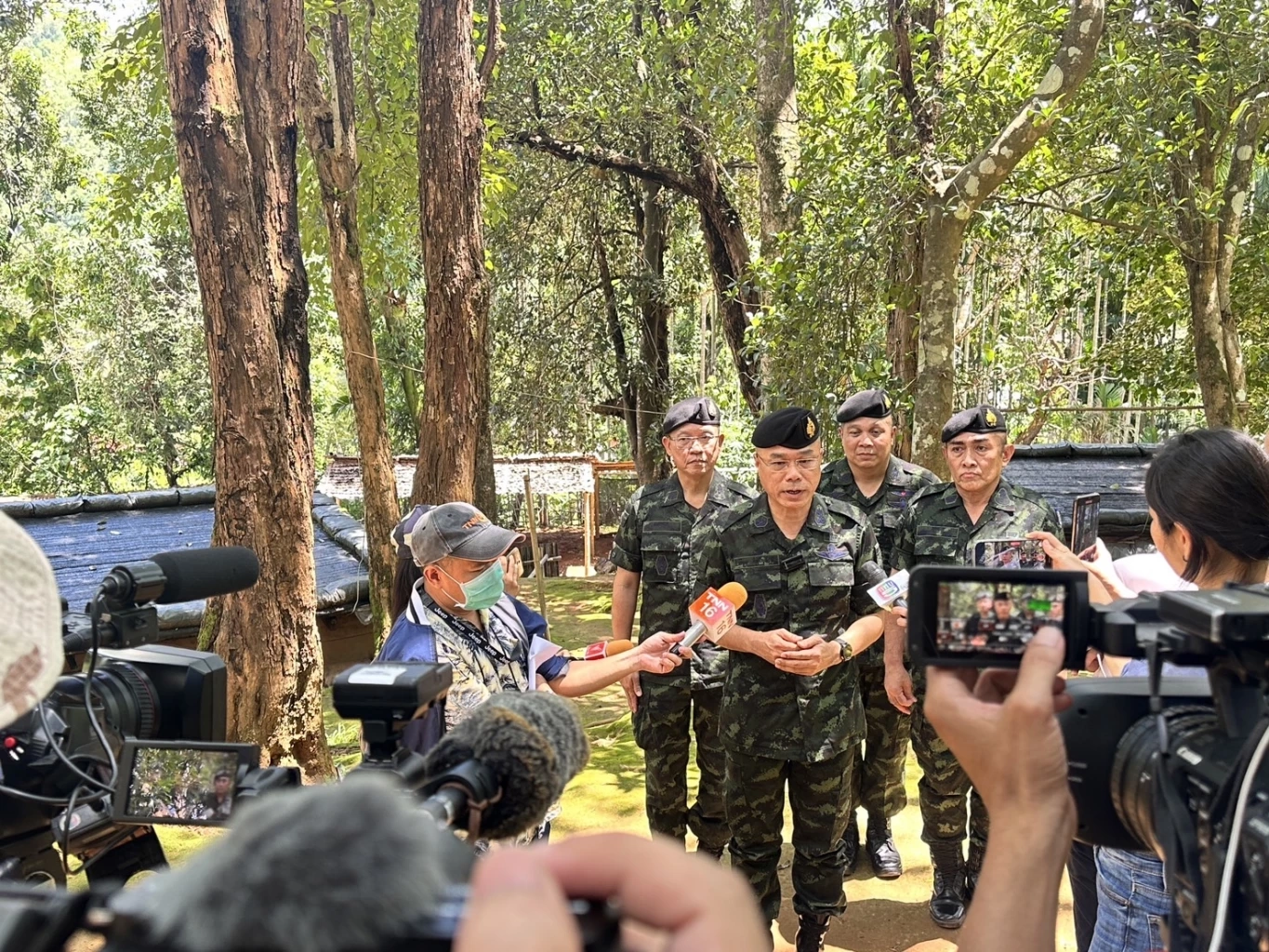 ทบ.ส่งหน่วยแพทย์ตรวจคัดกรอง-อบรมป้องกันมาลาเรีย ชายแดนไทย-เมียนมา