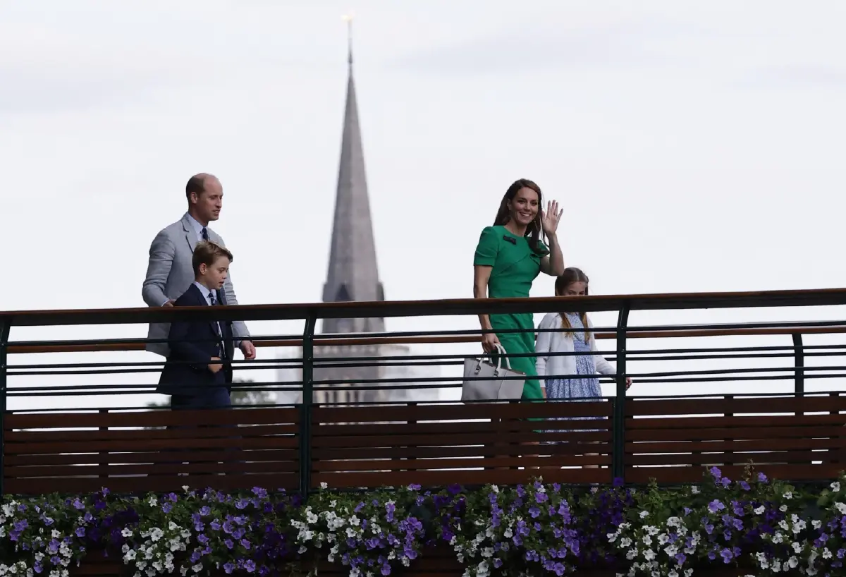 เผยพระฉายาลักษณ์ 'เจ้าชายจอร์จ' ครบรอบ 10 ชันษา