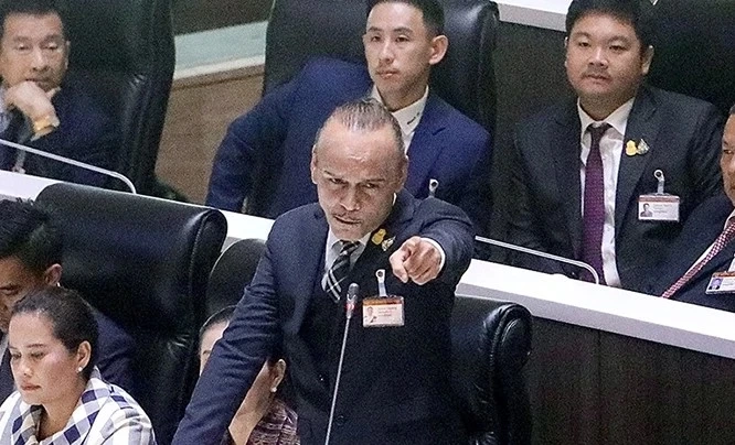 "ชาดา" อู้ฟู่ ป.ป.ช.เปิดทรัพย์สินรวย 147 ล้าน "ปืน-พระเครื่อง" อีกเพียบ