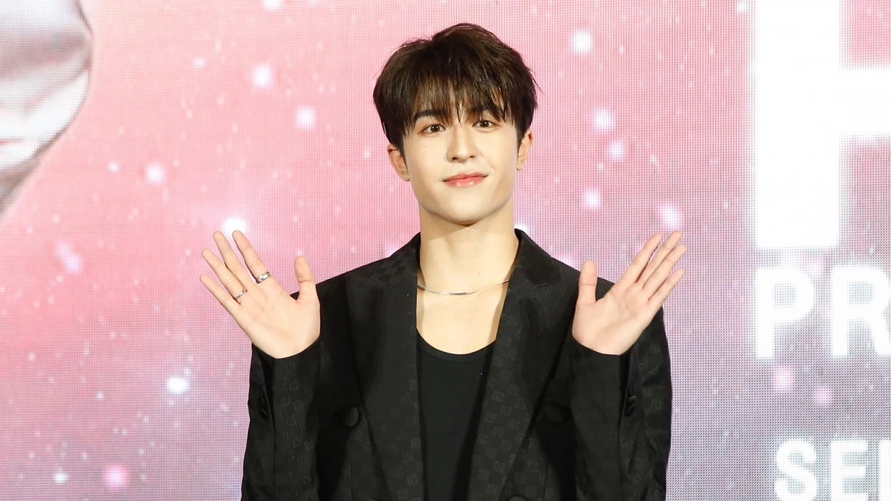 ยิ่งกว่าห้างแตก "แพทริค ณัฐวรรธ์" ปรากฎตัวพบแฟนๆแถลงข่าวงานมีตติ้ง