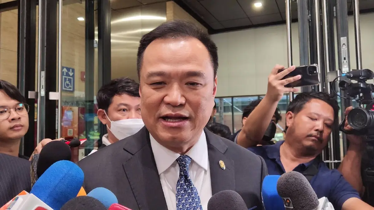 "อนุทิน" ยัน "เพื่อไทย" ยังไม่ติดต่อมา อุบไต๋เตรียมนั่งนายกฯ
