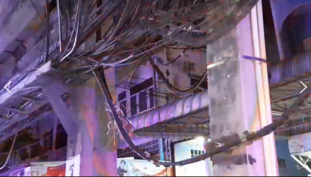 สลด! หนุ่มวัย 27 ปี แอบลักตัดสายไฟ ถูกไฟดูดดับเคาเสา ย่านประชาอุทิศ