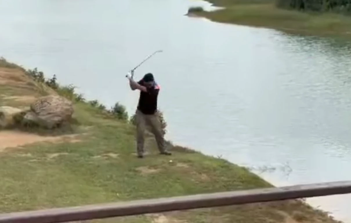 สั่งหาตัวด่วน! หนุ่มพิเรนทร์ตีกอล์ฟริมอ่างเก็บน้ำสายศร เขต อช.เขาใหญ่