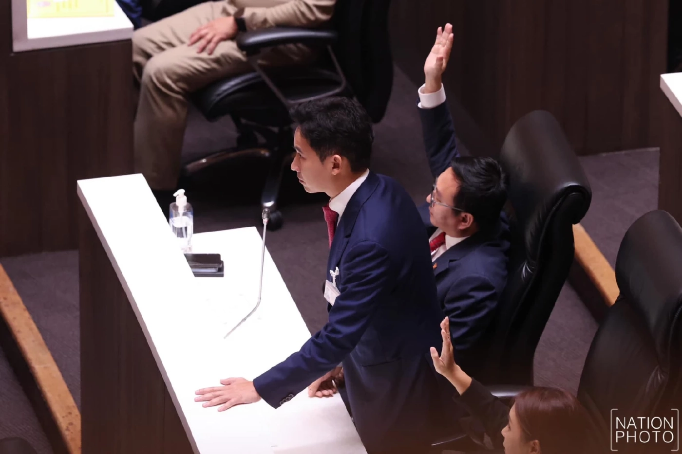 "พิธา ลิ้มเจริญรัตน์" หัวหน้าพรรคก้าวไกล ในการประชุมสภานัดแรก 