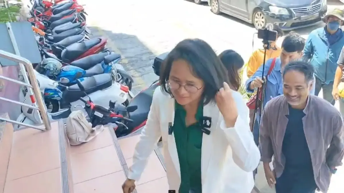 “แยม ฐปนีย์” ให้ปากคำปมคลิปประชุมหุ้นไอทีวี ย้ำ แค่ทำหน้าที่สื่อ
