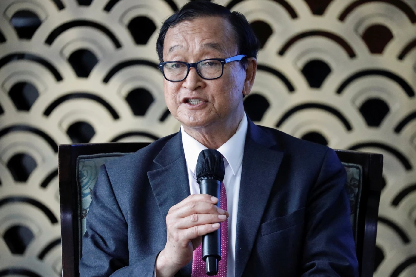 นายสม รังสี