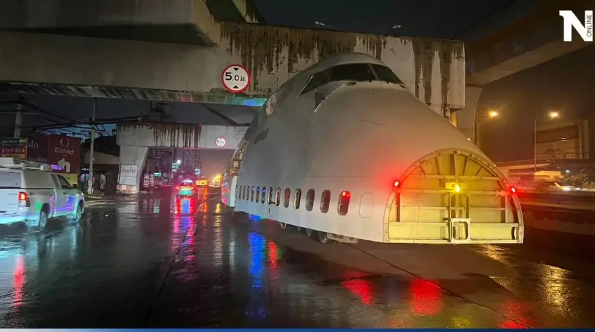 สั่งปรับหมื่นเดียว ขนชิ้นส่วน "โบอิ้ง 747" ติดใต้คานรถไฟฟ้าสายสีม่วง
