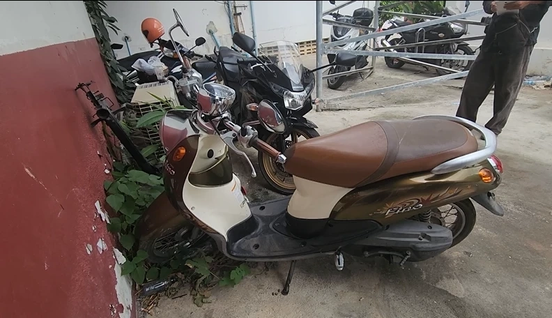 รถ จยย.ของป้าอ้อยที่พบที่บ้านเพื่อนสนิท