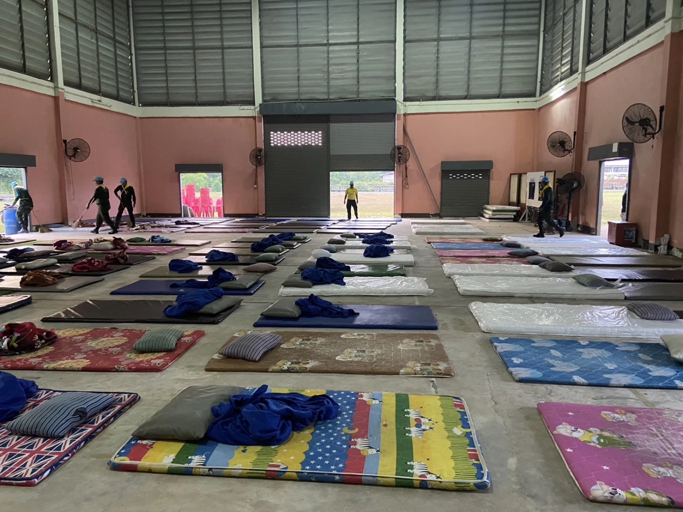 มทภ.4 สั่งระดมทหาร เร่งเหลือผู้ประสบเหตุ "โกดังเก็บพลุ ดอกไม้ไฟระเบิด"