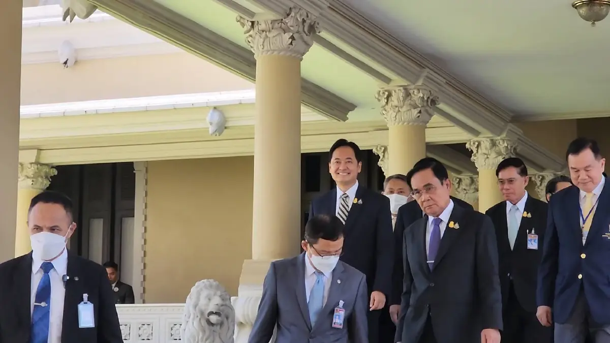 "บิ๊กตู่" ไม่มีคำตอบ ปมพรรครัฐบาลเดิมเสนอชื่อนายกฯแข่ง "พิธา"