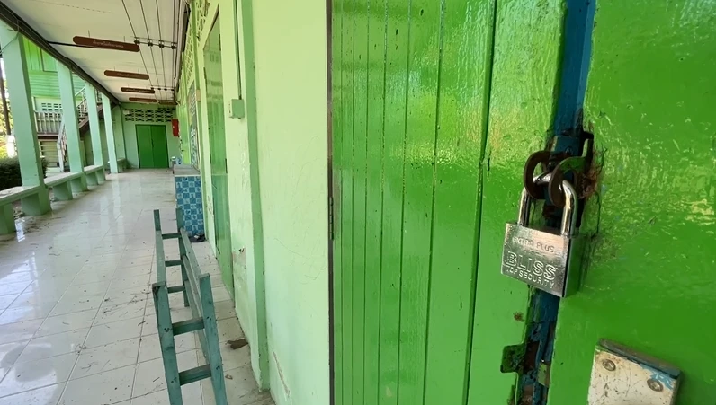 ตร.แจ้งข้อหาหนัก ผอ.โรงเรียนอ่างทอง อิมพอร์ตเด็กต่างด้าว 126 คน มาเรียน