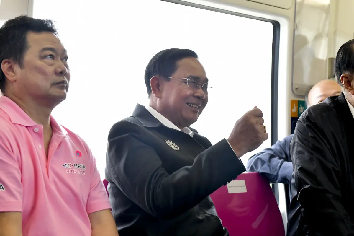 "บิ๊กป้อม" โยนถามเลขาเรื่องโหวตนายกฯ ยังไม่คุย "บิ๊กตู่" ลาออก"รทสช."