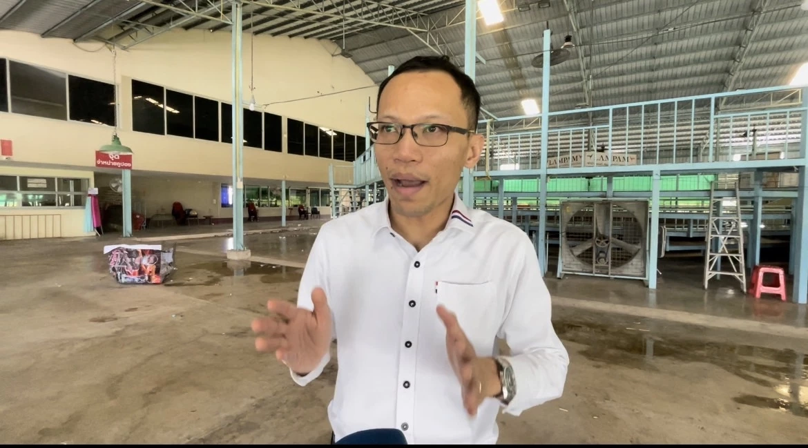 นายธนา สมร หรือ "เต้น" ที่ปรึกษาฝ่ายกฎหมายของสนามไก่ชน