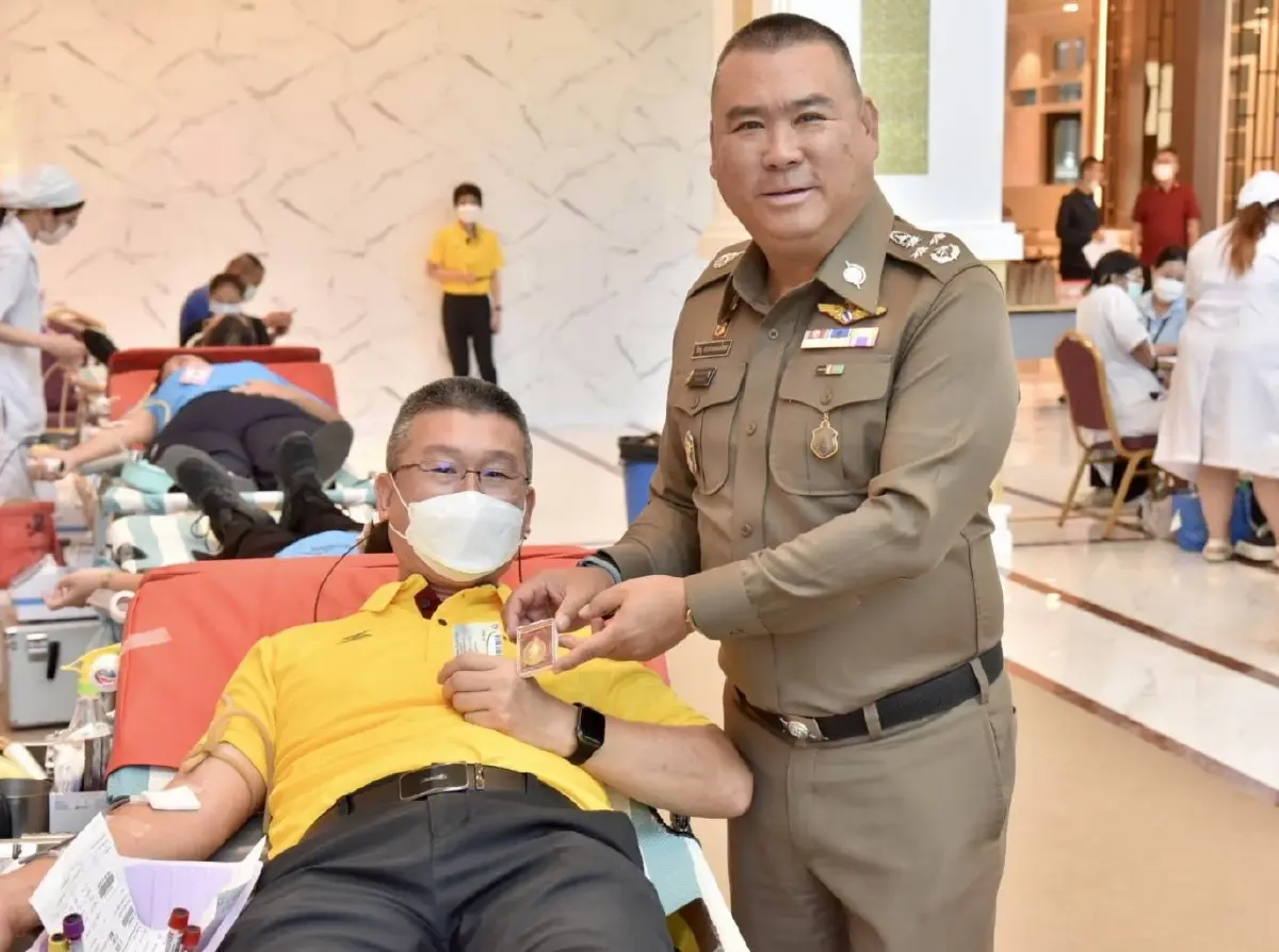 ผบ.ตร.-จตช. ร่วมมอบรถรับบริจาคโลหิตให้กับสภากาชาดไทย