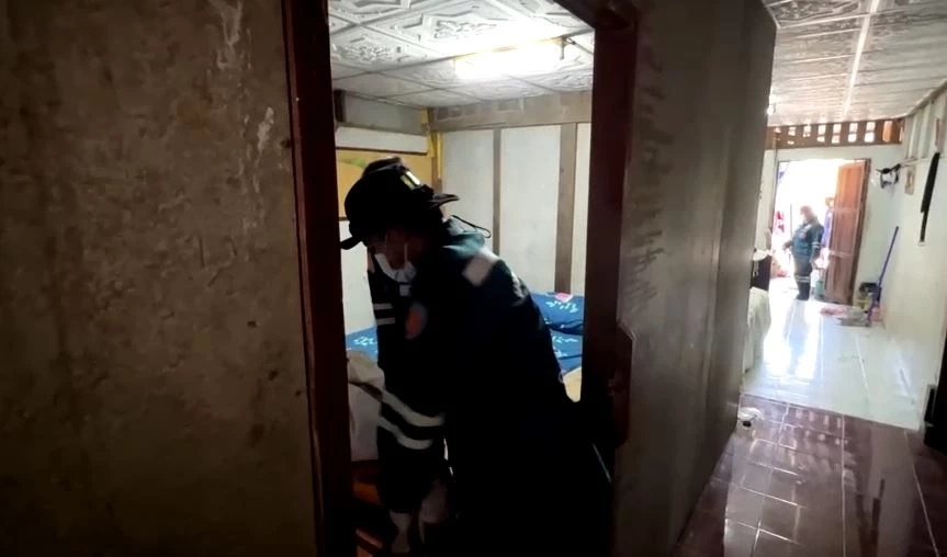 หดหู่ใจ! หนูน้อย 7 ขวบ ไม่รู้แม่เสียชีวิต นอนเฝ้าร่างข้ามคืน