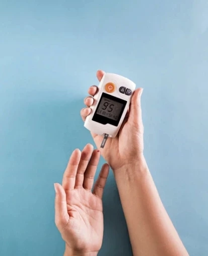 SMBG เช็กระดับน้ำตาลในเลือดมีประโยชน์แค่ไหน และใครบ้างที่ควรทำ!