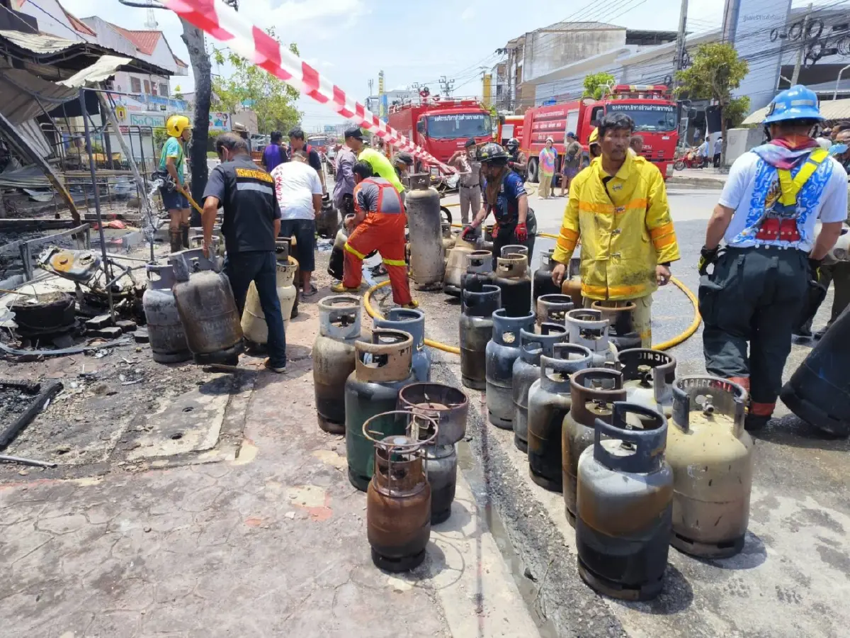 ด่วน! เกิดเหตุแก๊สระเบิด ร้านขายแก๊สใกล้ตลาดบางบ่อ บาดเจ็บ 3 ราย