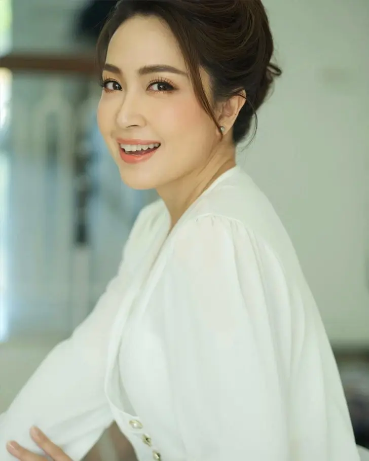 ส่องโพสต์คนบันเทิงซัดเดือดหลัง "พิธา" ชวดนั่งเก้าอี้นายกฯ
