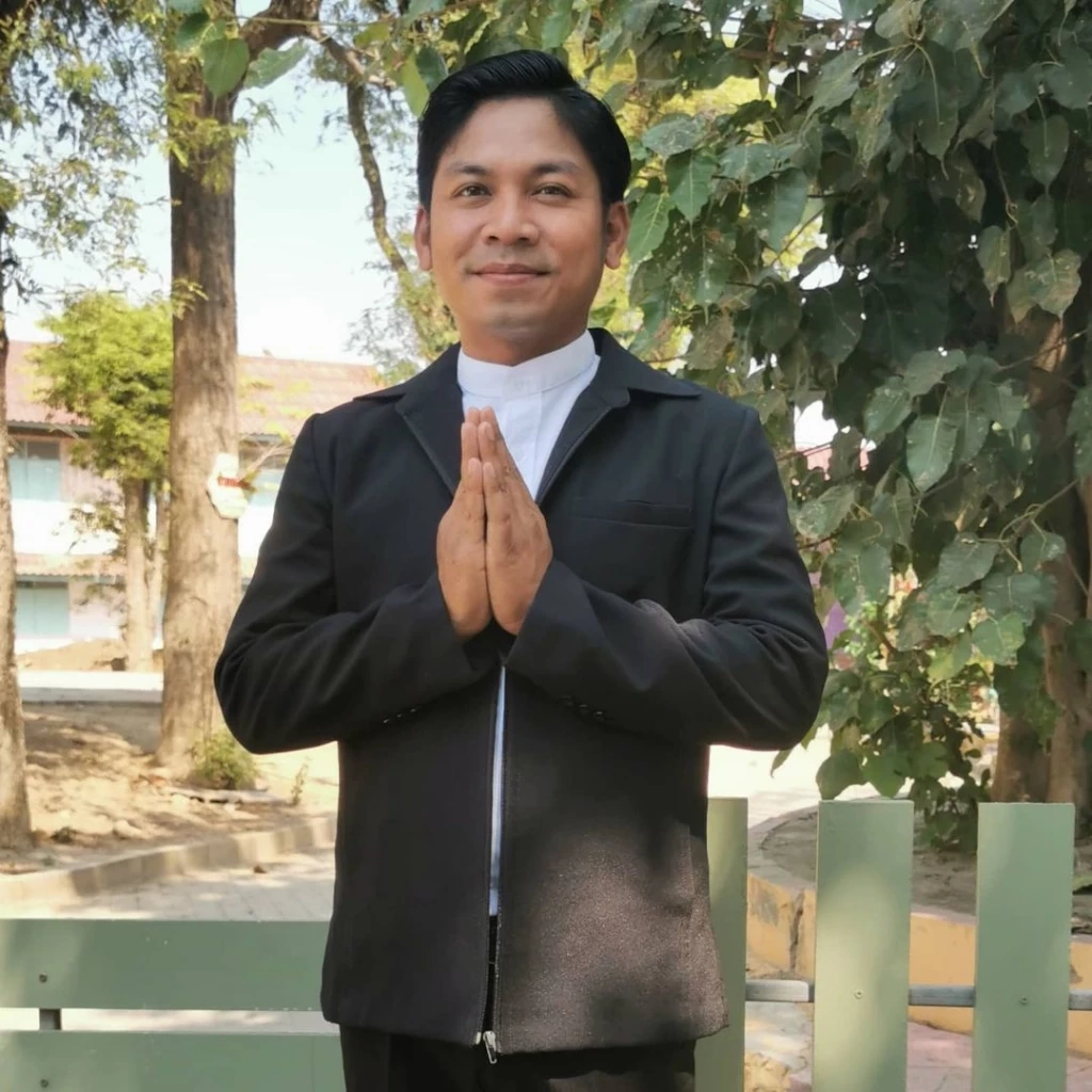 "คิง ก่อนบ่าย" โพสต์การเมืองย้อนแย้ง เจอทัวร์ลงหนัก ลบทิ้งแทบไม่ทัน