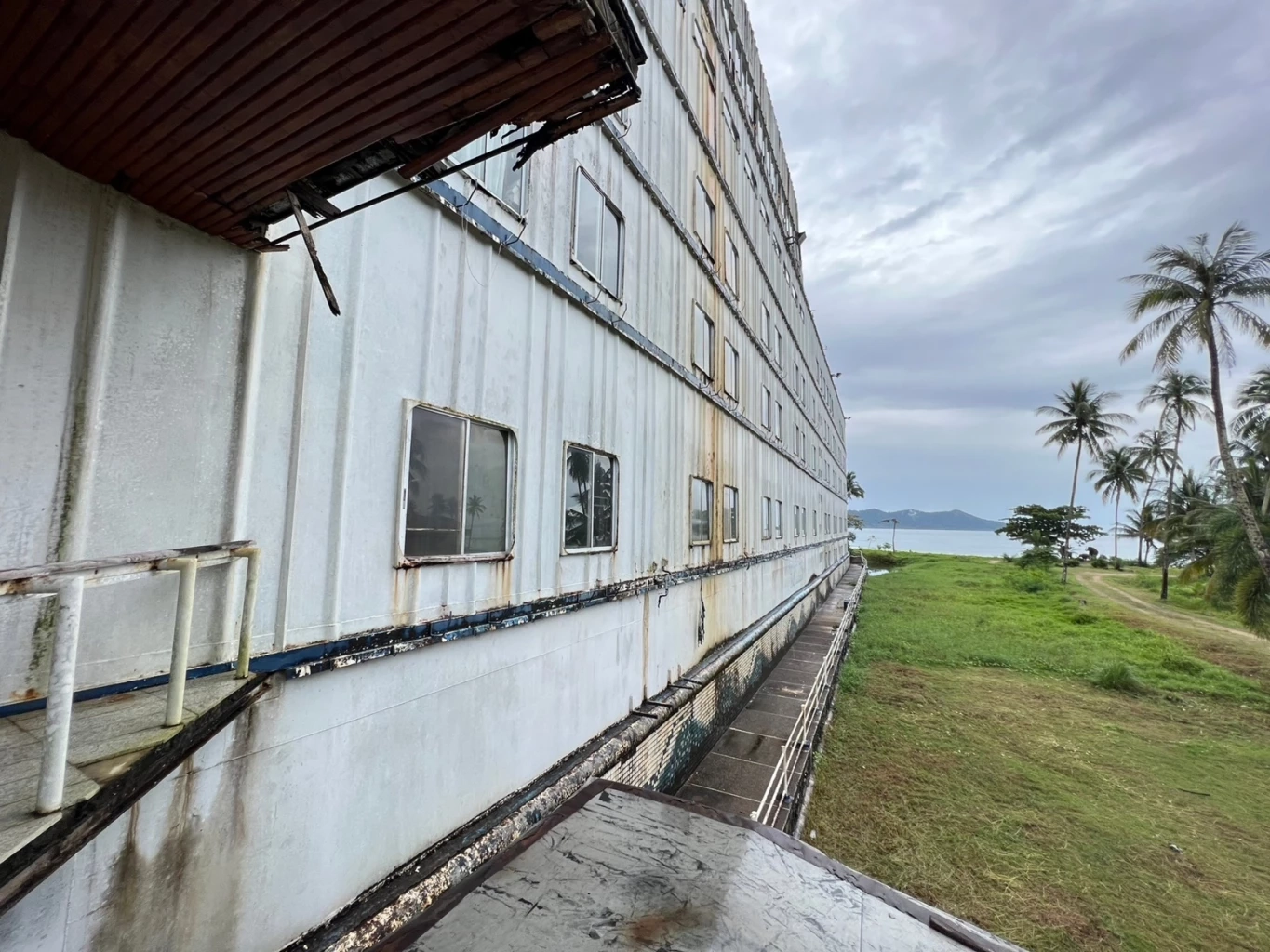 เปิดประสบการณ์"สุดหลอน" จ่าย 150 บาท ทัวร์โรงแรมเรือร้างที่เกาะช้าง