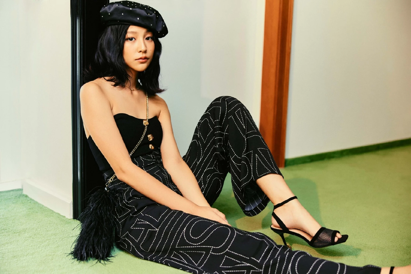 ชวนสาวๆแต่งตัวสไตล์ Contemporary & Modern ใน 5 โททัลลุค เรียบเก๋ ดูโก้