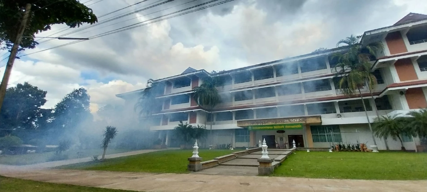 ทต.ฝายกวาง ลุยพ่นหมอกควันกำจัดยุงลาย ป้องกันโรคไข้เลือดออก