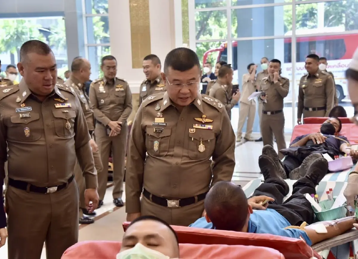 ผบ.ตร.-จตช. ร่วมมอบรถรับบริจาคโลหิตให้กับสภากาชาดไทย
