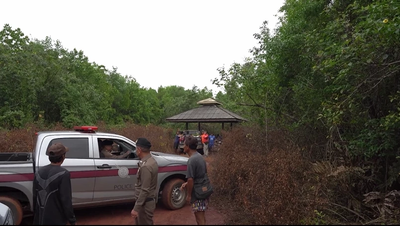 สองสาวเข้าป่าชายเลนหาหอย หลงป่าข้ามคืน ต้องนอนบนต้นไม้ บรรยากาศสุดน่ากลัว